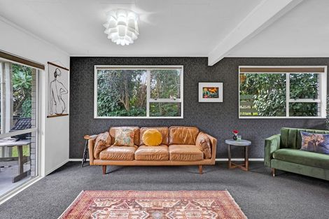 Photo of property in 1138 South Road, Oakura, 4314