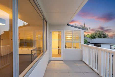 Photo of property in 1/120 Verran Road, Birkdale, Auckland, 0626