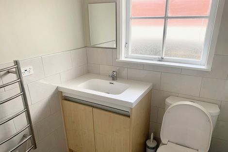 Photo of property in 1/42 Holland Road, Hillcrest, Auckland, 0627
