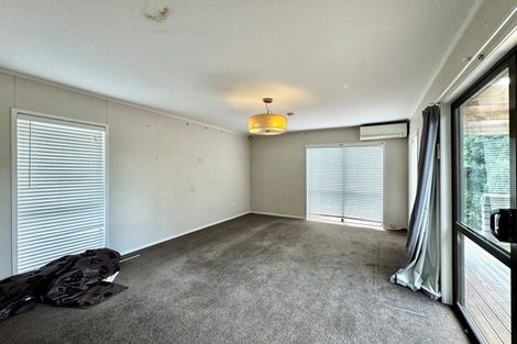 Photo of property in 21 Oreil Avenue, West Harbour, Auckland, 0618
