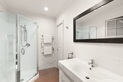 Photo of property in 32 Milton Road, Bluff Hill, Napier, 4110