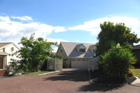 Photo of property in 20 St Lucia Place, Unsworth Heights, Auckland, 0632