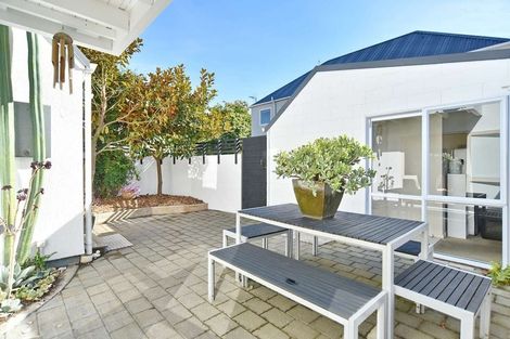 Photo of property in 3/270 Kilmore Street, Christchurch Central, Christchurch, 8011