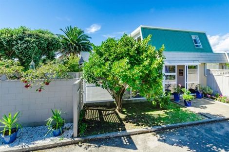 Photo of property in 9a Olive Terrace, Paraparaumu Beach, Paraparaumu, 5032