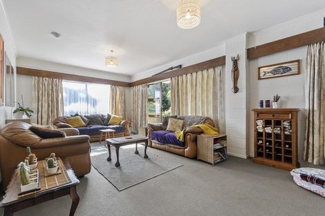 Photo of property in 2 Hogan Street, Pukekohe, 2120