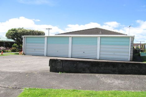 Photo of property in 2/8 Hillcrest Road, Papatoetoe, Auckland, 2025