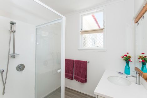 Photo of property in 33 Carnarvon Street, Gisborne, 4010