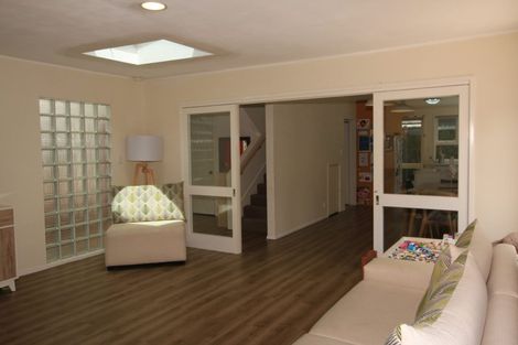 Photo of property in 14 Totara Grove, Hillcrest, Auckland, 0627