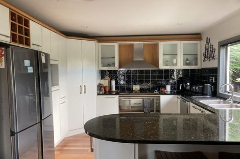 Photo of property in 14 Bush View Lane, Northcote Point, Auckland, 0627