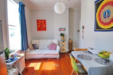 Photo of property in 180-182 Ohiro Road, Brooklyn, Wellington, 6021