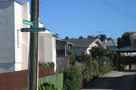 Photo of property in 18 Binsted Road, New Lynn, Auckland, 0600