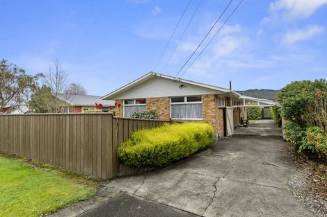 Photo of property in 5 Norana Road, Maoribank, Upper Hutt, 5018