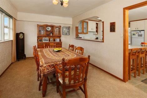 Photo of property in 11 Meadow Crescent, Te Atatu South, Auckland, 0602