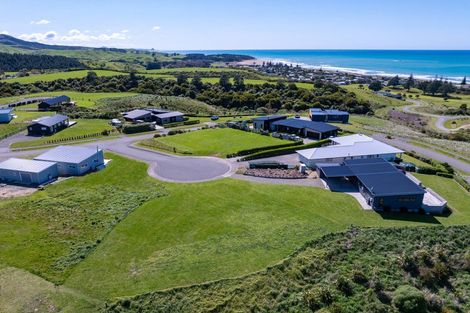 Photo of property in 4 Pukeko Place, Riversdale Beach, Masterton, 5872