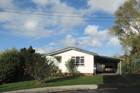 Photo of property in 14 The Glebe, Cockle Bay, Auckland, 2014