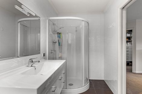 Photo of property in 20 Rosalie Terrace, Kelvin Grove, Palmerston North, 4414