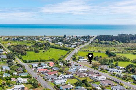 Photo of property in 86 Rangiuru Road, Otaki Beach, Otaki, 5512