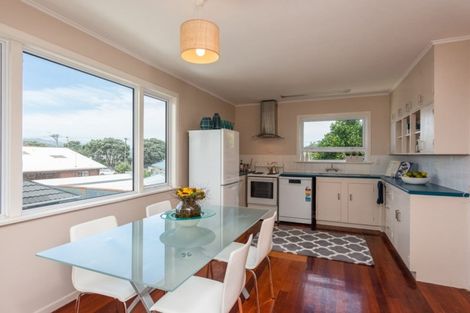 Photo of property in 186b Queens Drive, Lyall Bay, Wellington, 6022