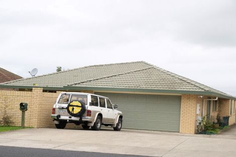 Photo of property in 13 Cockle Bay Road, Cockle Bay, Auckland, 2014