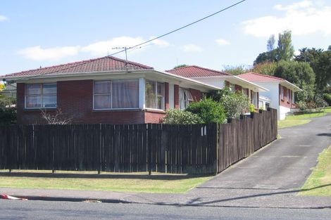 Photo of property in 2/11 Manuka Road, Bayview, Auckland, 0629
