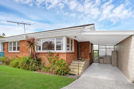 Photo of property in 2/62 Great South Road, Papatoetoe, Auckland, 2025
