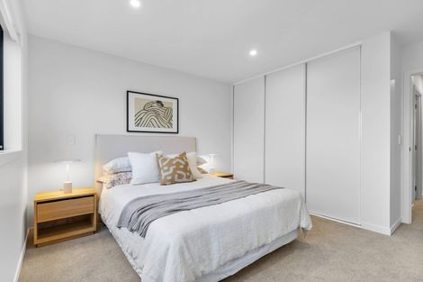 Photo of property in 2/35 Garadice Road, Rothesay Bay, Auckland, 0630