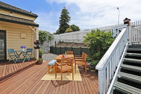 Photo of property in 20 Colenso Avenue, Hospital Hill, Napier, 4110