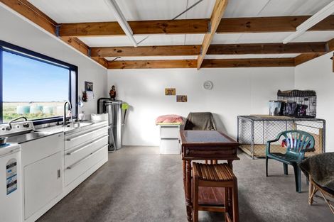 Photo of property in 242 Tawhiti Road, Hawera, 4672