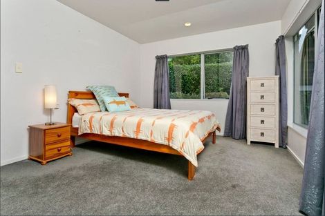 Photo of property in 2/79 Ocean View Road, Hillcrest, Auckland, 0627