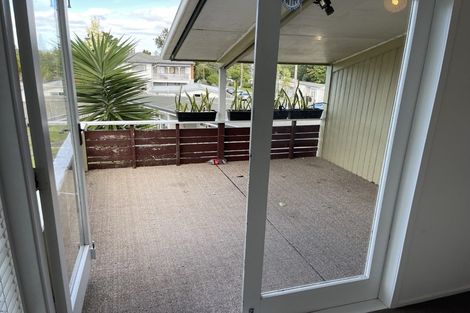 Photo of property in 13 Rickards Place, New Lynn, Auckland, 0600