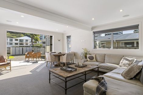 Photo of property in 4/5 Leinster Avenue, Mount Maunganui, 3116