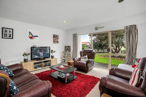 Photo of property in 21 Morewa Place, Takanini, 2112