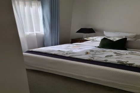 Photo of property in 65 Masons Road, Oteha, Auckland, 0632