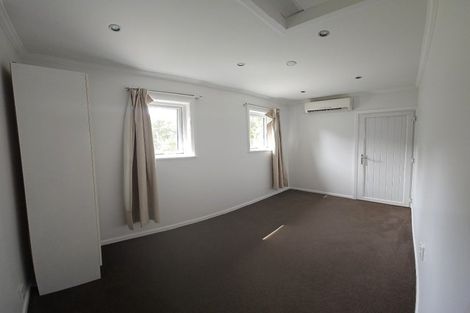 Photo of property in 43 Lyndfield Lane, Newlands, Wellington, 6037