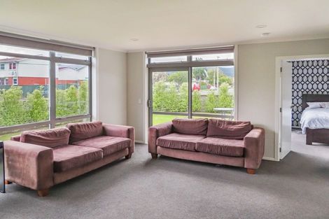 Photo of property in 67 Merton Street, Trentham, Upper Hutt, 5018