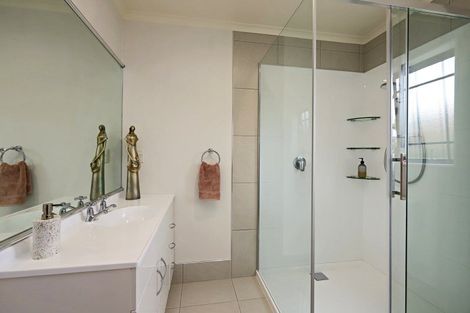 Photo of property in 150 Avenue Road, Greenmeadows, Napier, 4112