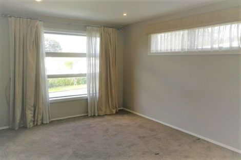 Photo of property in 18 Ramillies Place, Glenfield, Auckland, 0629