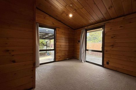 Photo of property in 2/68 Gibbons Street, Ebdentown, Upper Hutt, 5018