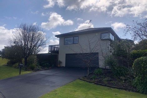 Photo of property in 7 Rook Place, Unsworth Heights, Auckland, 0632