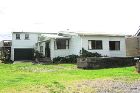 Photo of property in 26 Aputa Avenue, Te Puru, Thames, 3575