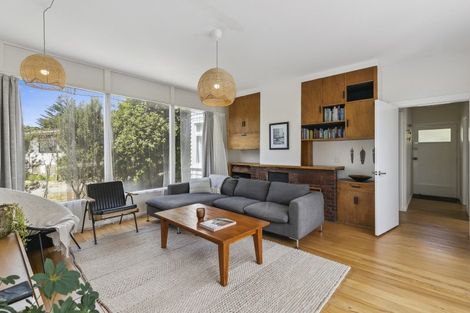 Photo of property in 199u1 Newlands Road, Newlands, Wellington, 6037