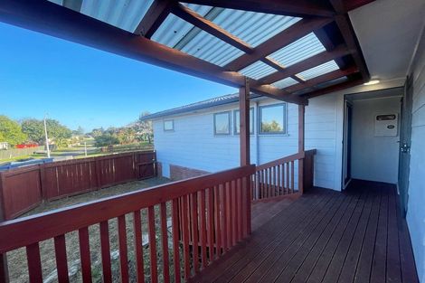 Photo of property in 9 Staverton Crescent, Mangere, Auckland, 2022