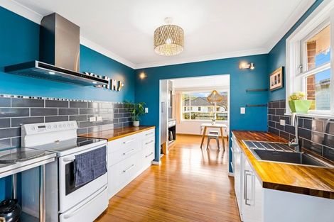 Photo of property in 3 Hikurangi Street, Te Atatu Peninsula, Auckland, 0610