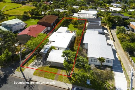 Photo of property in 63 Knights Road, Rothesay Bay, Auckland, 0630