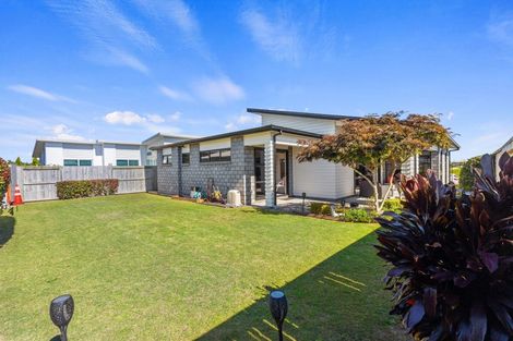 Photo of property in 79 Sandhurst Drive, Papamoa Beach, Papamoa, 3118
