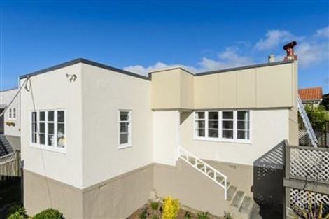 Photo of property in 5 Shalimar Crescent, Khandallah, Wellington, 6035