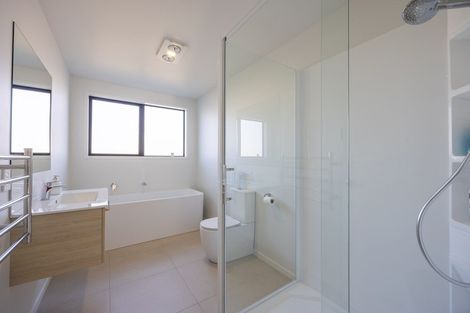 Photo of property in 10 Cleland Close, Wanaka, 9382