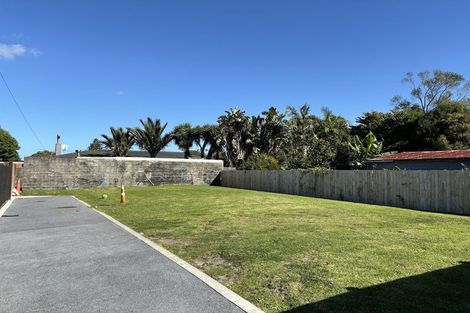 Photo of property in 22a Taikata Road, Te Atatu Peninsula, Auckland, 0610