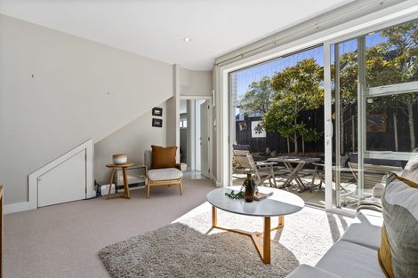 Photo of property in 43b Seaview Road, Castor Bay, Auckland, 0620