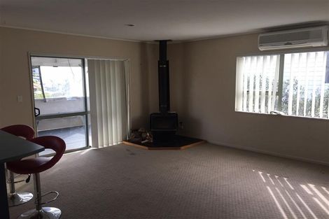 Photo of property in 15 Loughanure Place, Massey, Auckland, 0614